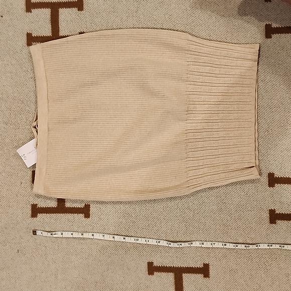 Mini - Picture 2 of 2